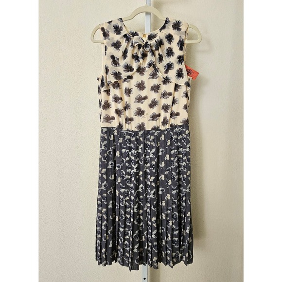 Tory Burch Dresses & Skirts - TORY BURCH NWT Cecilia Mixed Print Floral Pleated Sleeveless Silk Dress Sz 6